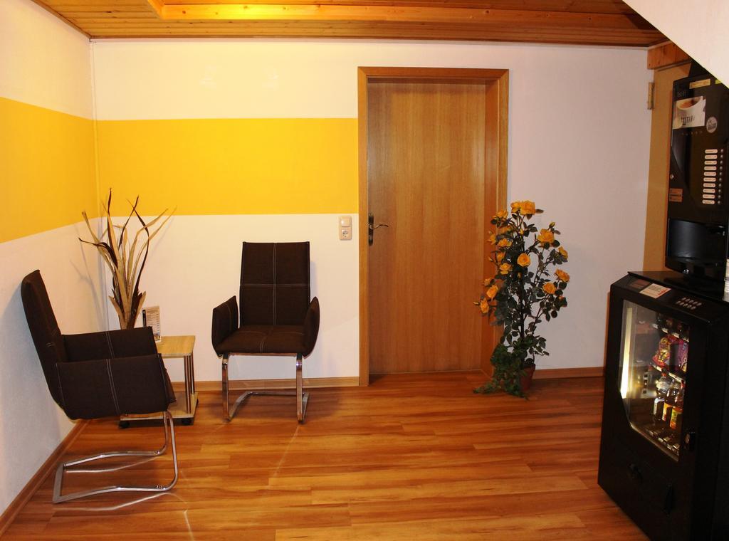 Gaeste-Haus Roesch Wiesent Exterior foto